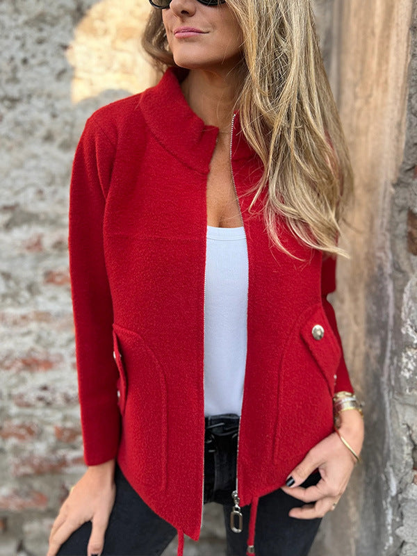 Rebeka – Elegantní zimní kabát s ženskou siluetou