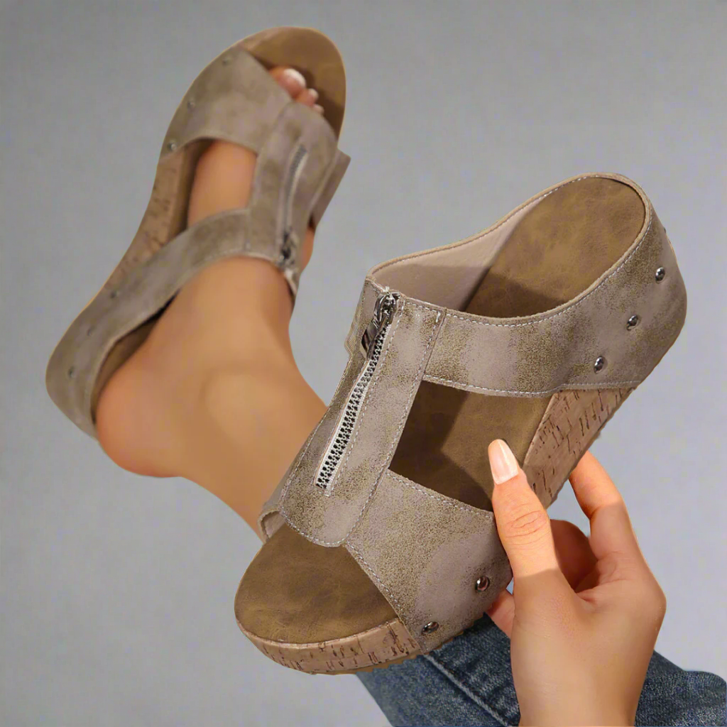 Alwine | Wedge Sandaler med Klinker og Tykk Sål