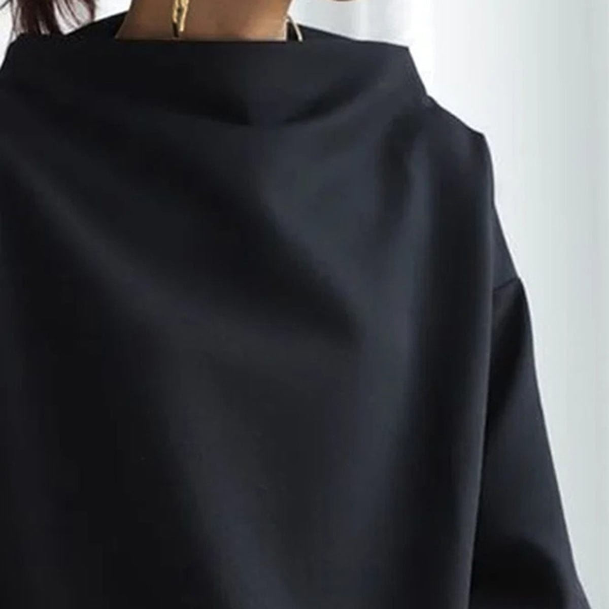 Gabriela – Elegantní pulovr s vysokým límcem