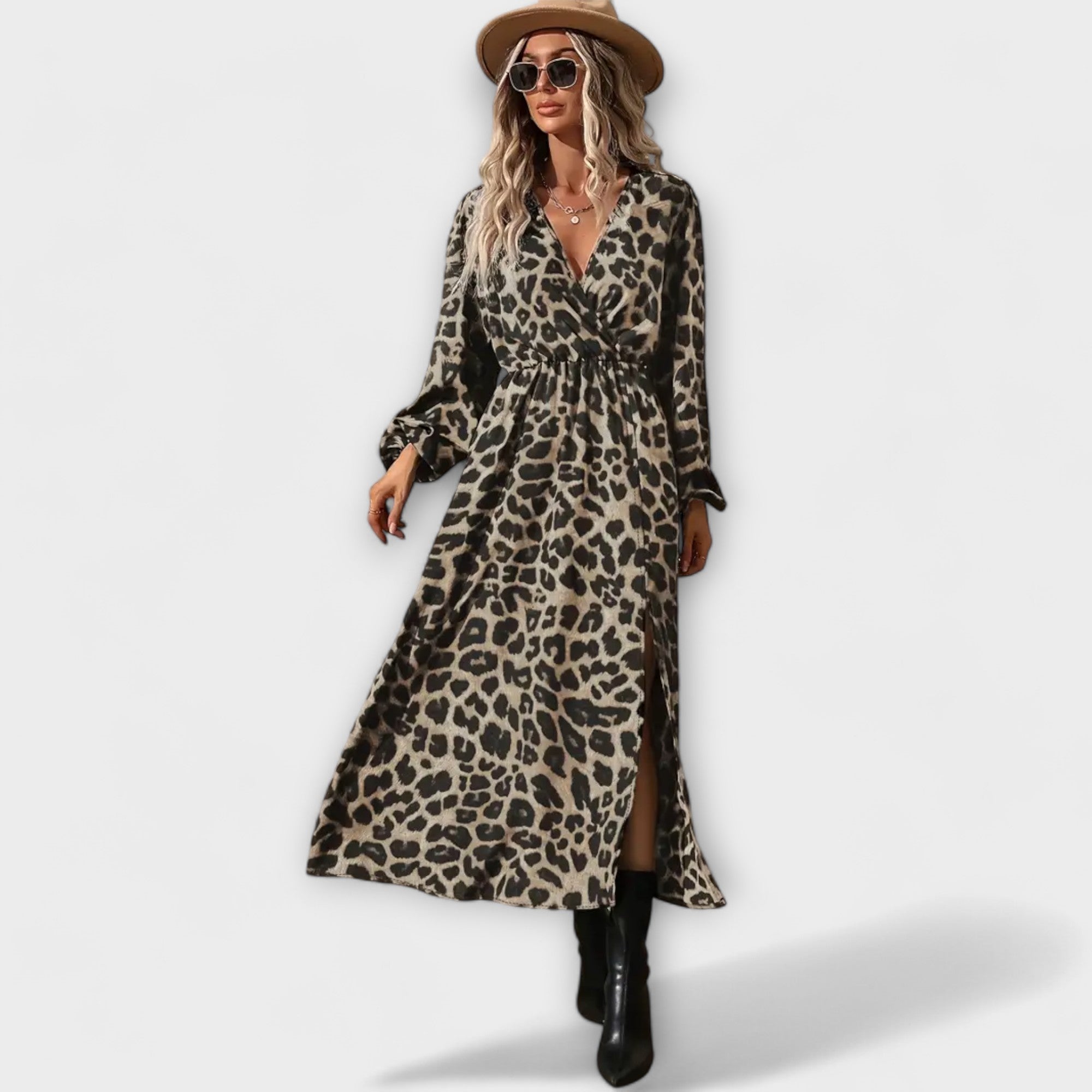 Stilfuld kjole med leopardprint